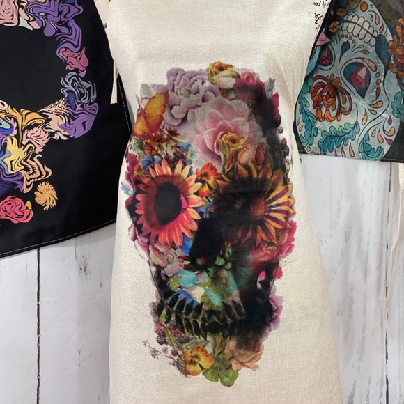 Other - Apron Floral Skull Cooking Crafts Mardi Gras